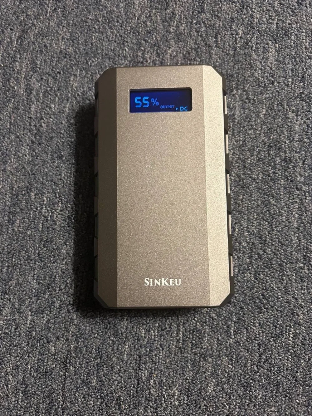 SinKeu Portable Power Bank in Metallic Gray